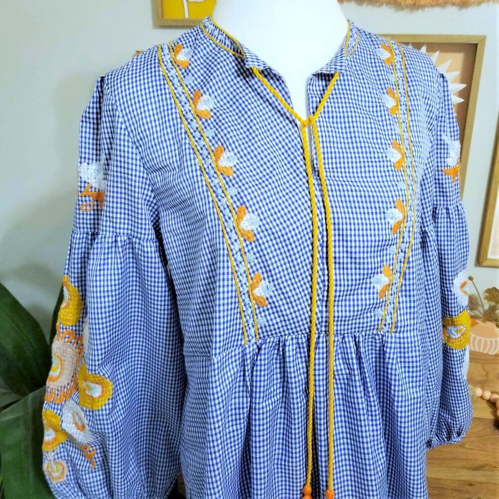 Top, Blouse. Blue & White Gingham. Embroidered. Jennifer & Grace. - Picture 2 of 16